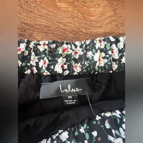 NWT Lulu’s Floral Mini Skirt - Picture 3 of 4